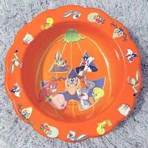 Vintage 1996 Looney Tunes Halloween bowl